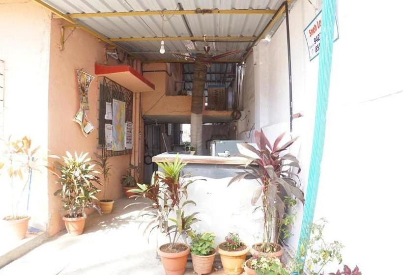 בית מלון כפרי Oyo 29945 Sneha Lodge &