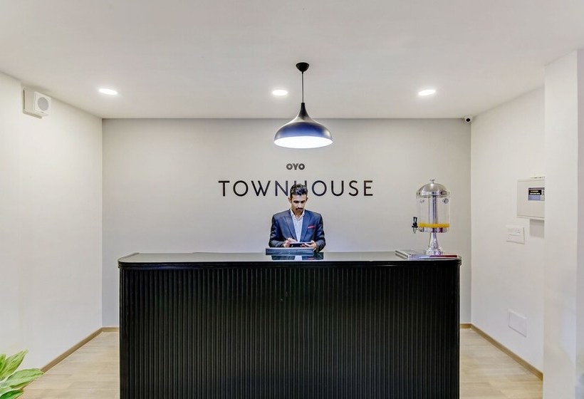 هتل Oyo Townhouse 257 Orlanko Lake View