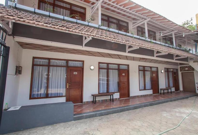 فندق Reddoorz @ Panglima Sudirman Probolinggo