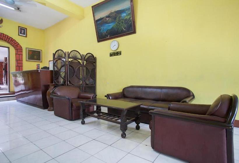 فندق Reddoorz @ Panglima Sudirman Probolinggo