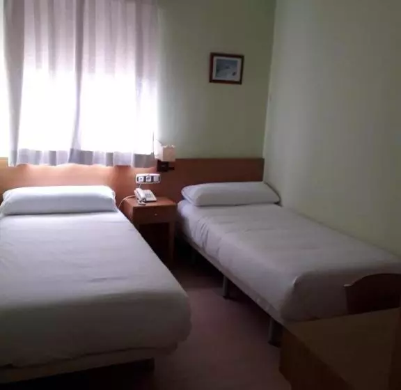 ペンション Hostal Los Batallones