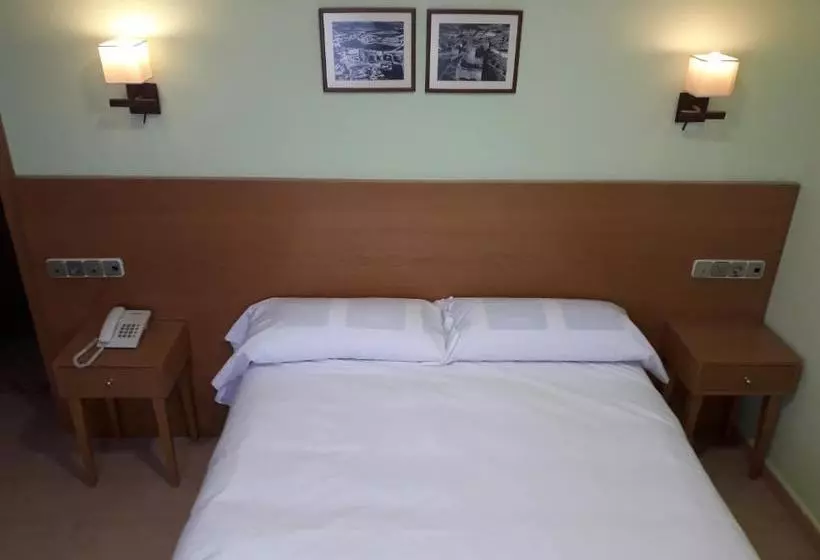 ペンション Hostal Los Batallones