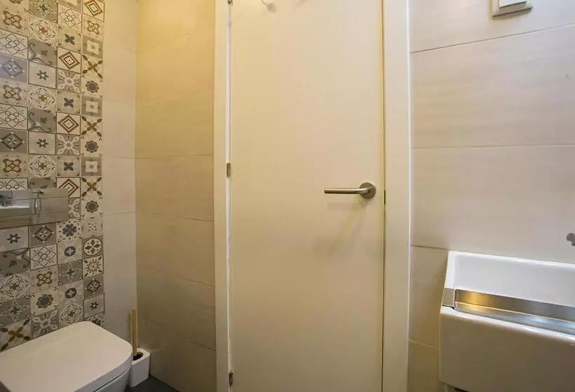 پانسیون Suites Amália Guesthouse Near Rossio Square