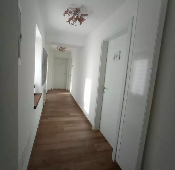 ベッドアンドブレックファースト La Tana Del Ghiro Locazione Turistica