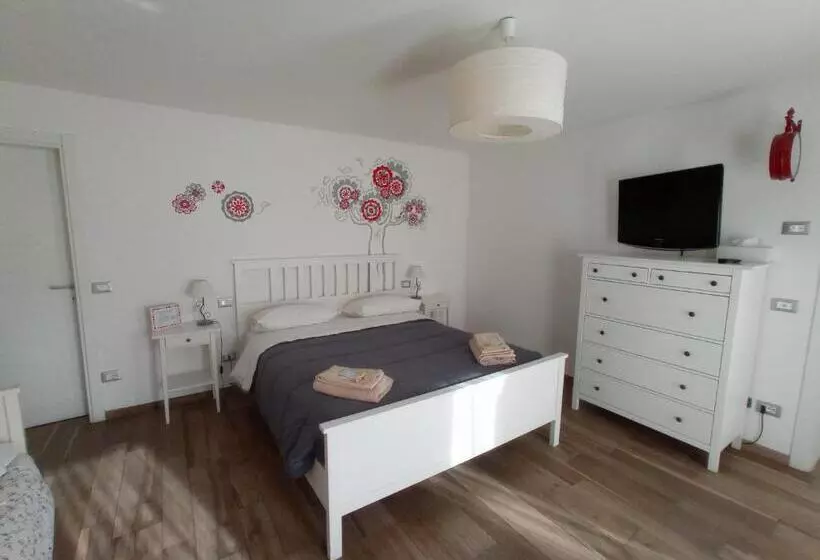 ベッドアンドブレックファースト La Tana Del Ghiro Locazione Turistica