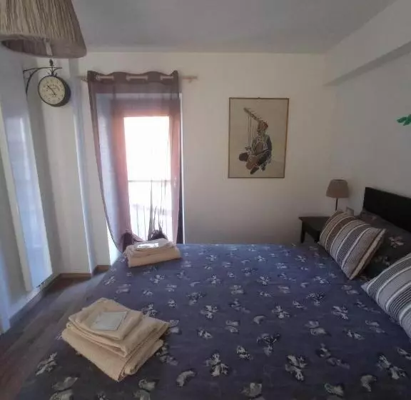 ベッドアンドブレックファースト La Tana Del Ghiro Locazione Turistica