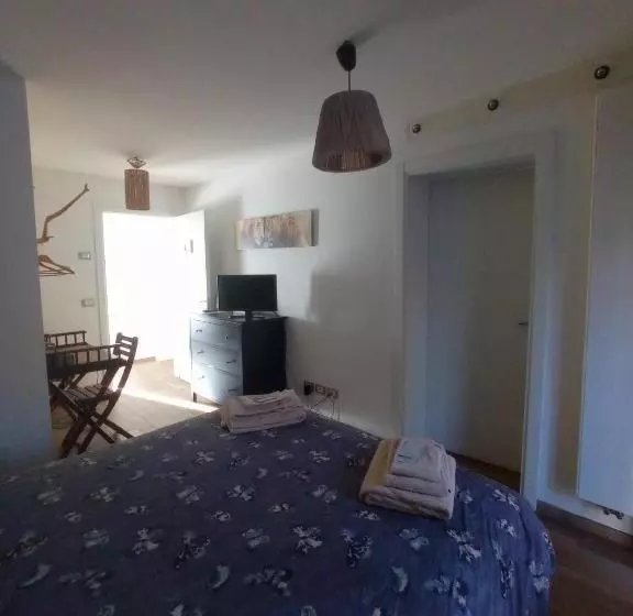 ベッドアンドブレックファースト La Tana Del Ghiro Locazione Turistica