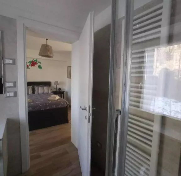 ベッドアンドブレックファースト La Tana Del Ghiro Locazione Turistica