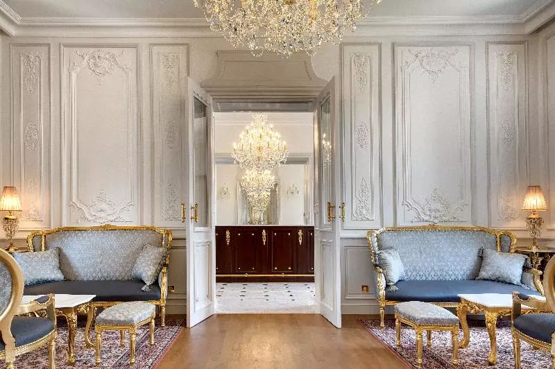 ホテル Alexandra Palace  La Maison Younan