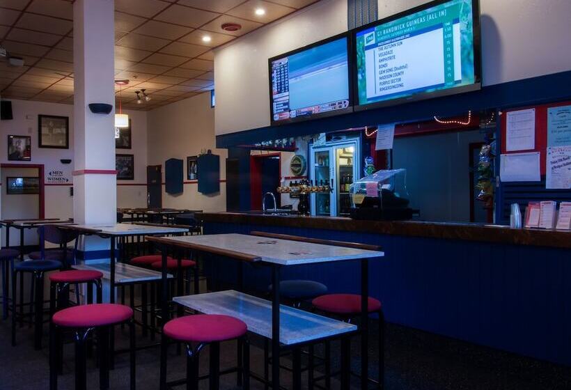 בית מלון כפרי Masonic