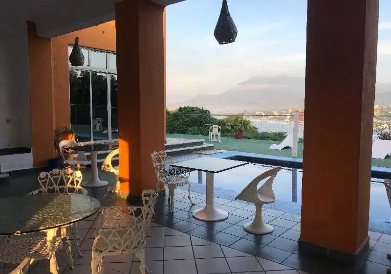 پانسیون Casa Mexicana La Reyna