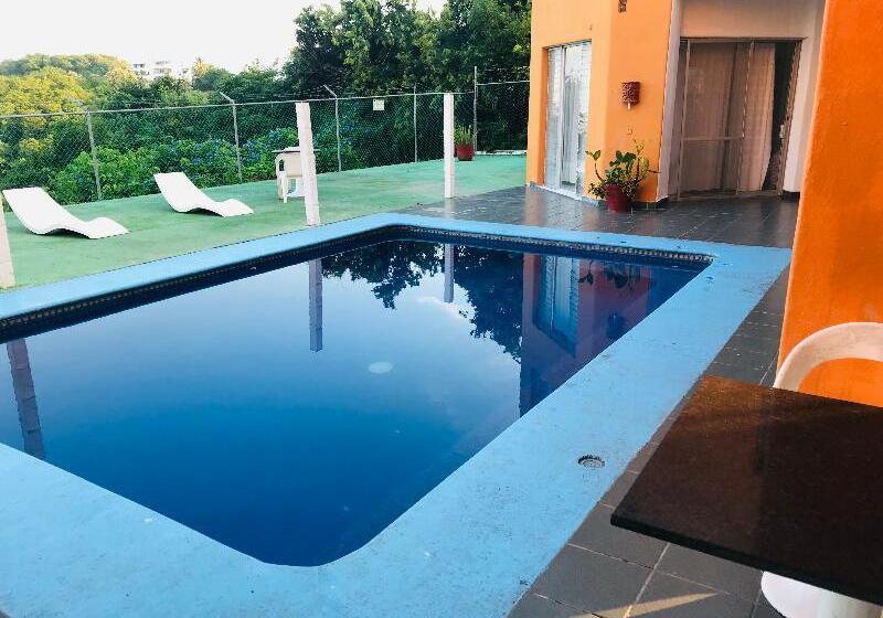 ペンション Casa Mexicana La Reyna