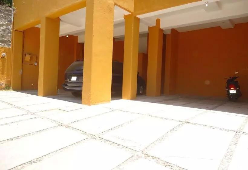 پانسیون Casa Mexicana La Reyna
