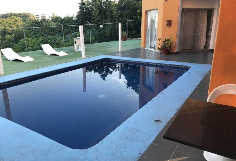 ペンション Casa Mexicana La Reyna