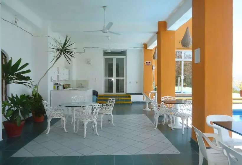 پانسیون Casa Mexicana La Reyna