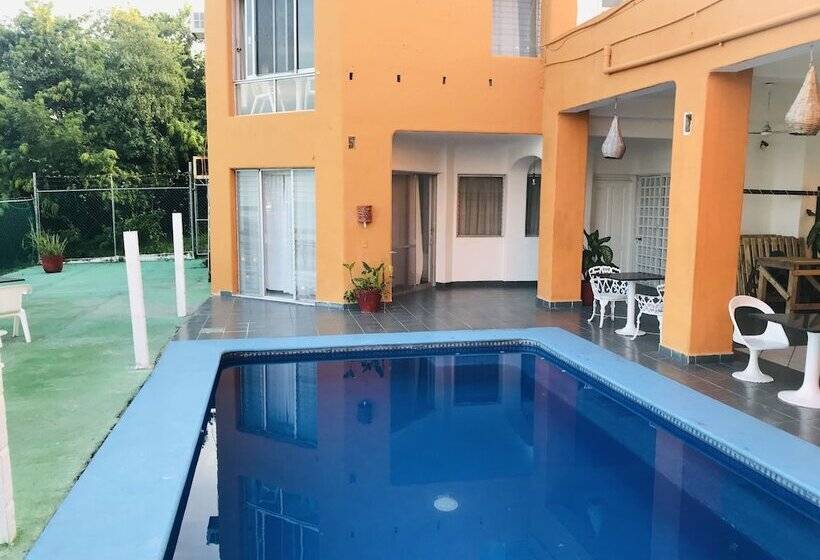 ペンション Casa Mexicana La Reyna