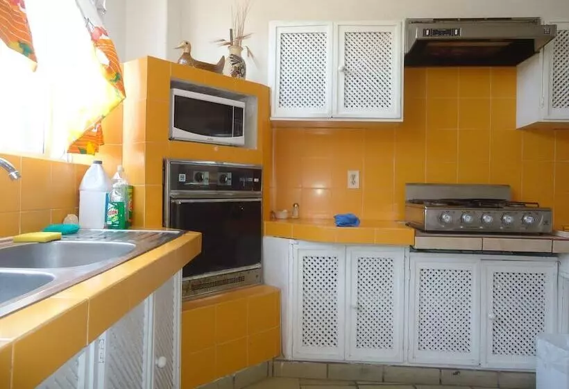 پانسیون Casa Mexicana La Reyna