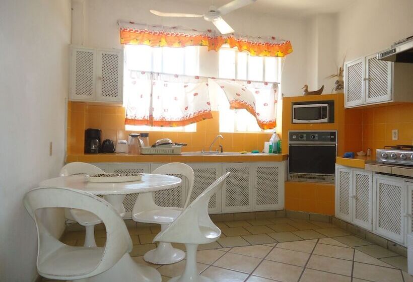 ペンション Casa Mexicana La Reyna