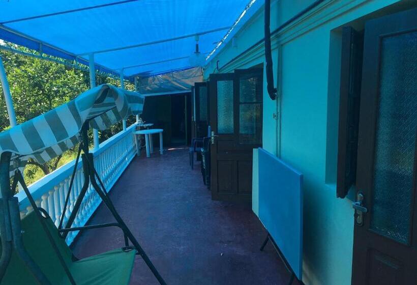 پانسیون Guest House Guram