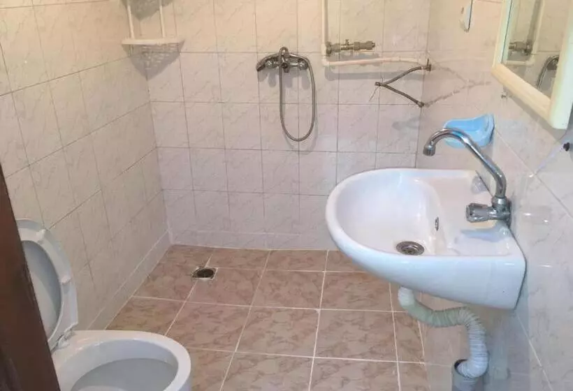 پانسیون Guest House Guram