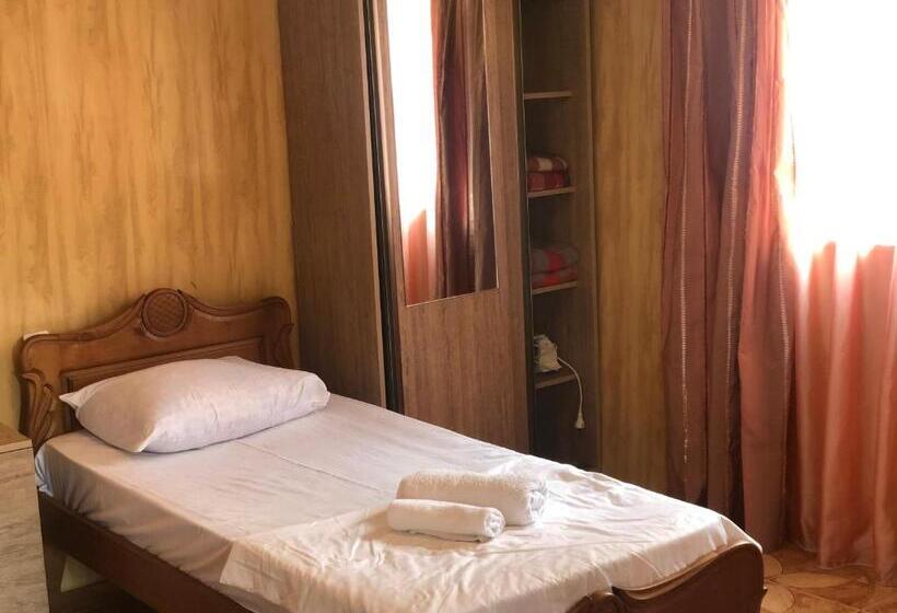 پانسیون Guest House Guram