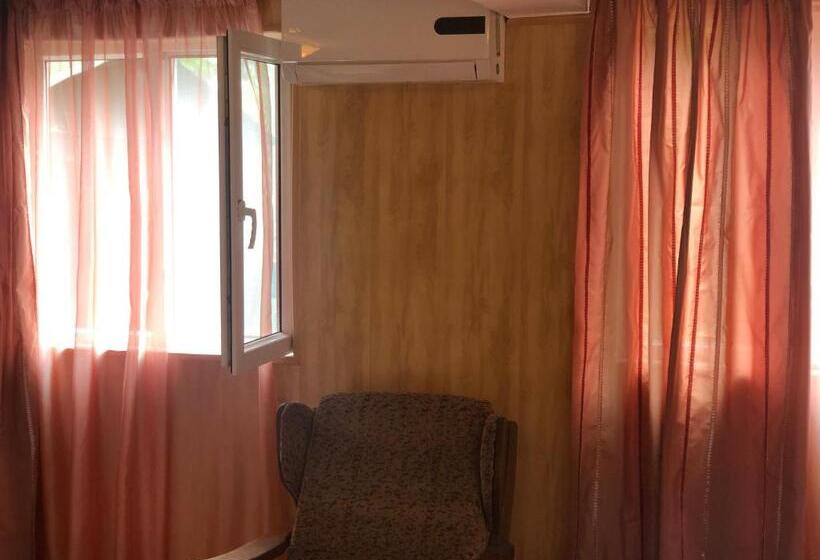 پانسیون Guest House Guram