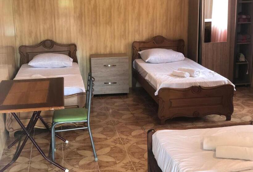 پانسیون Guest House Guram