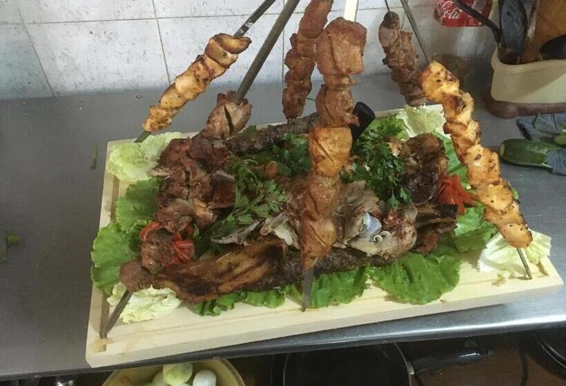 پانسیون Guest House Guram