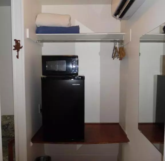 Wachapreague Inn   Motel Rooms