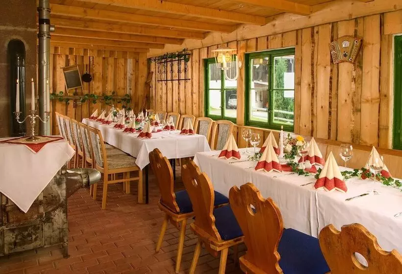 Retkeilymaja Landgasthof Wolfsgrund