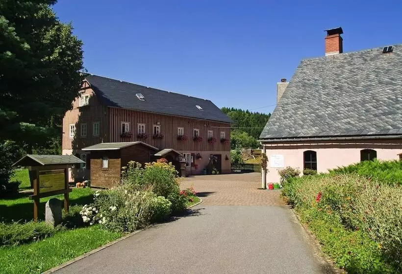 Retkeilymaja Landgasthof Wolfsgrund
