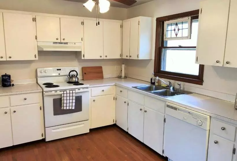 Greenfield Manor B&bthe Cottage