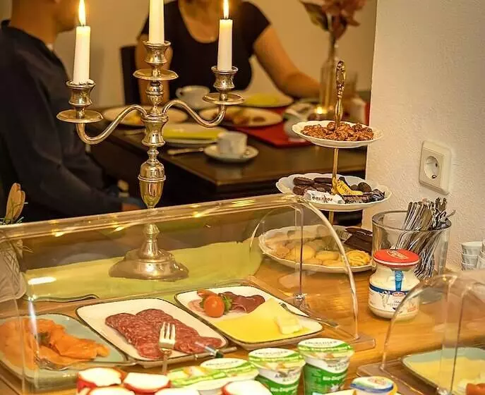 Hotelli Landhaus Biewald