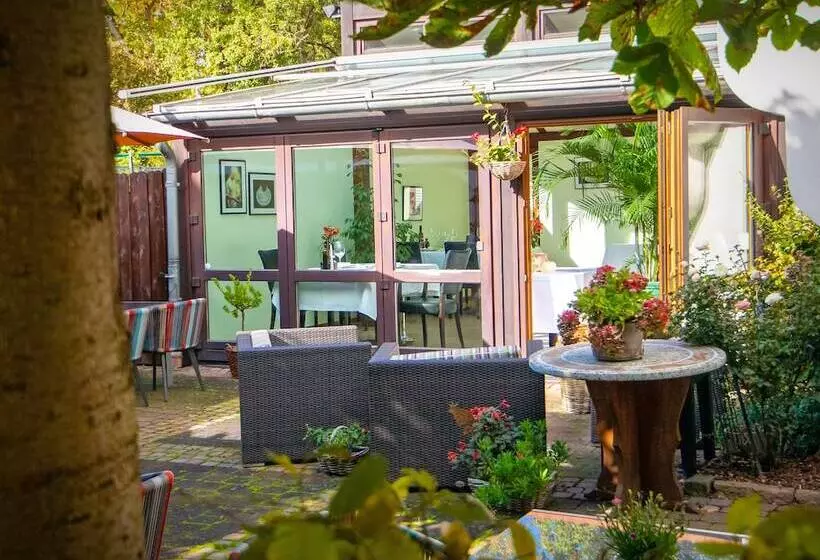 Hotelli Landhaus Biewald