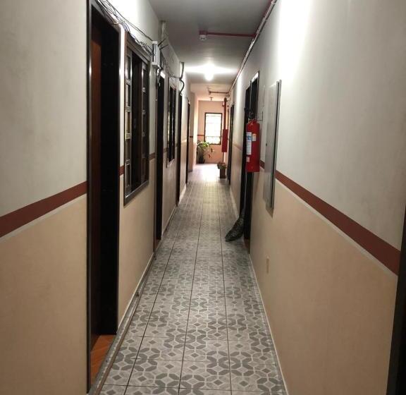 Отель Vandressen & Castro