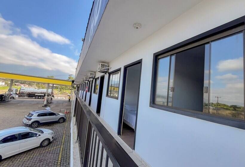 Отель Vandressen & Castro