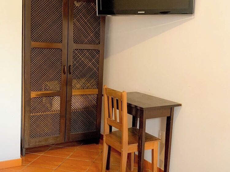 Отель Vandressen & Castro