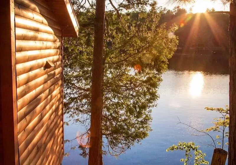 Motel Long Lake And Cottages