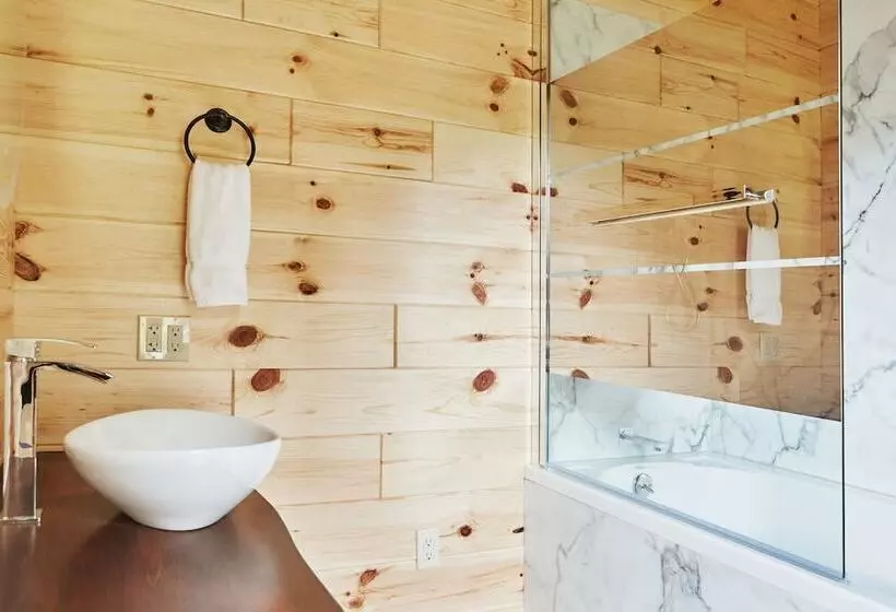 Motel Long Lake And Cottages