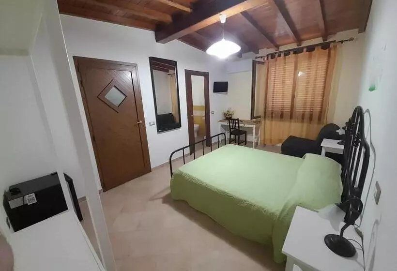 ホテル La Sarticola