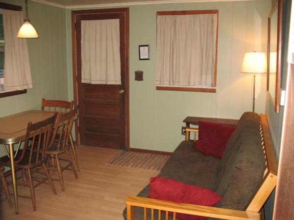 Отель Phoenicia Lodge