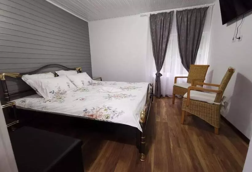 Pensiune Casa Aurora