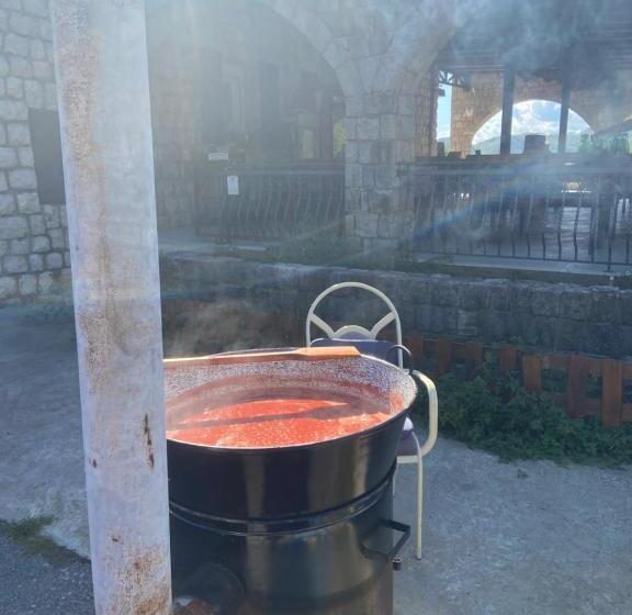 پانسیون Skadar Lake Family Resort