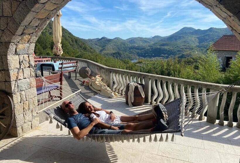 پانسیون Skadar Lake Family Resort