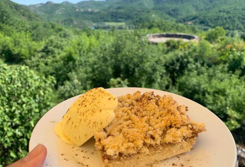 پانسیون Skadar Lake Family Resort