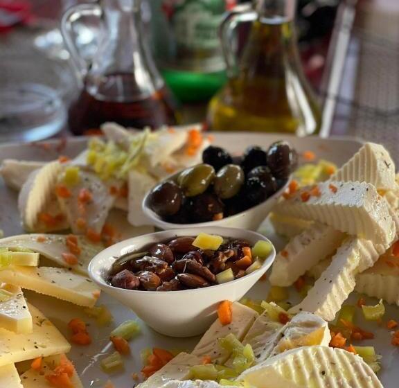 پانسیون Skadar Lake Family Resort