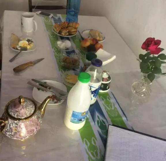 Salom Hostel
