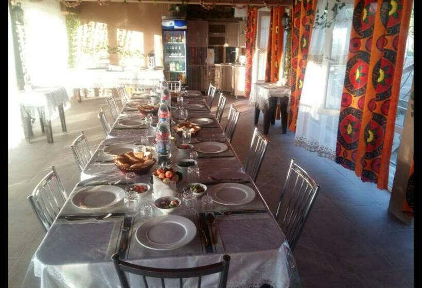 הוסטל Inn Sogdiana