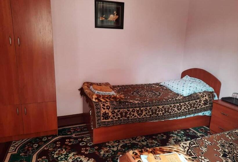 הוסטל Inn Sogdiana