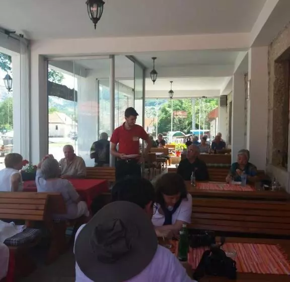 Bed and Breakfast Bnb Njeguska Sijela